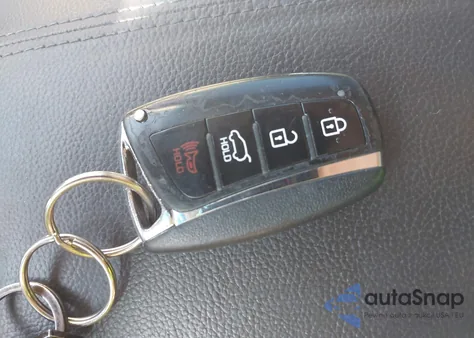 2018 Hyundai Santa Fe Sport 2.4L z USA, uszkodzony, nr VIN 5NMZUDLB2JH066051